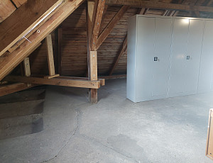 Zateplení stropu rodinného domu pomocí foukané izolace